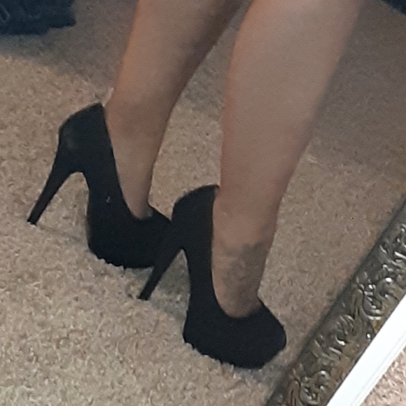Black Suede Pumps - Picture 1 of 3